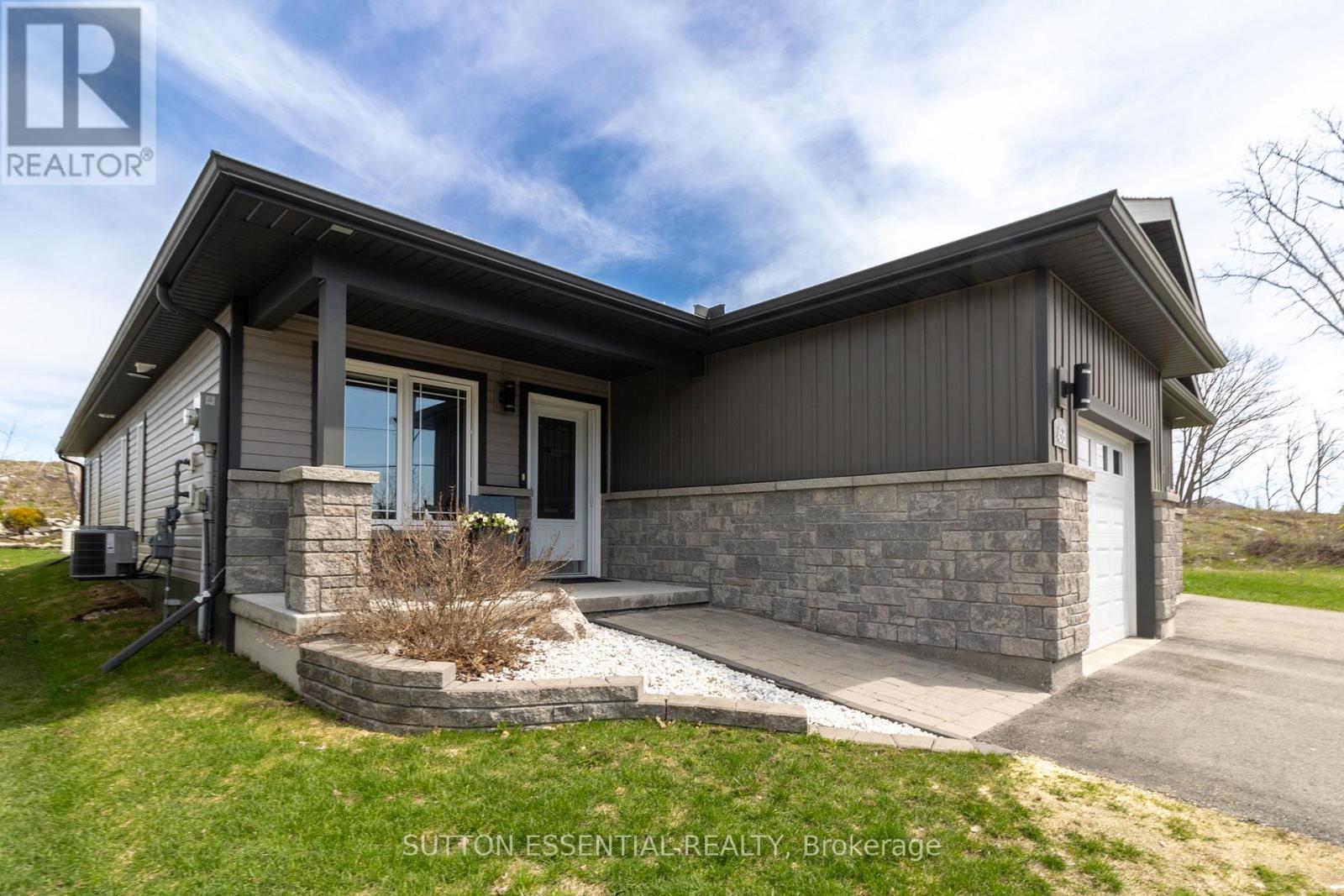 45b Centre Street, Brockville, Ontario  K6V 0C9 - Photo 3 - X13040152