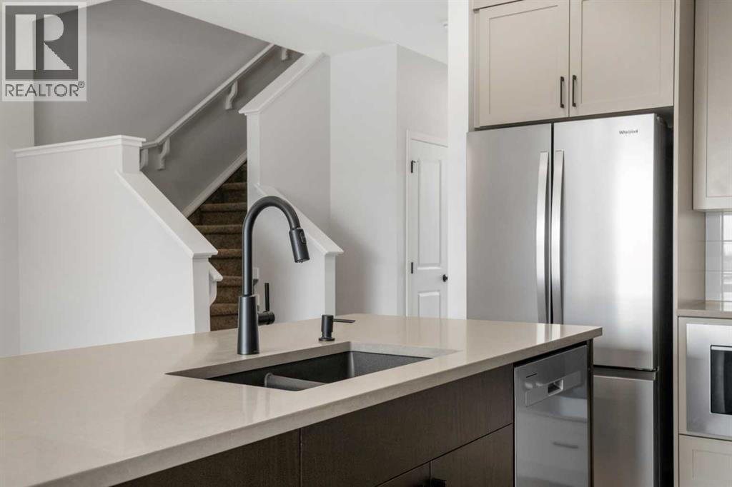 213 Bridgeport Gate, Chestermere, Alberta  T1X 3E2 - Photo 11 - A2300235