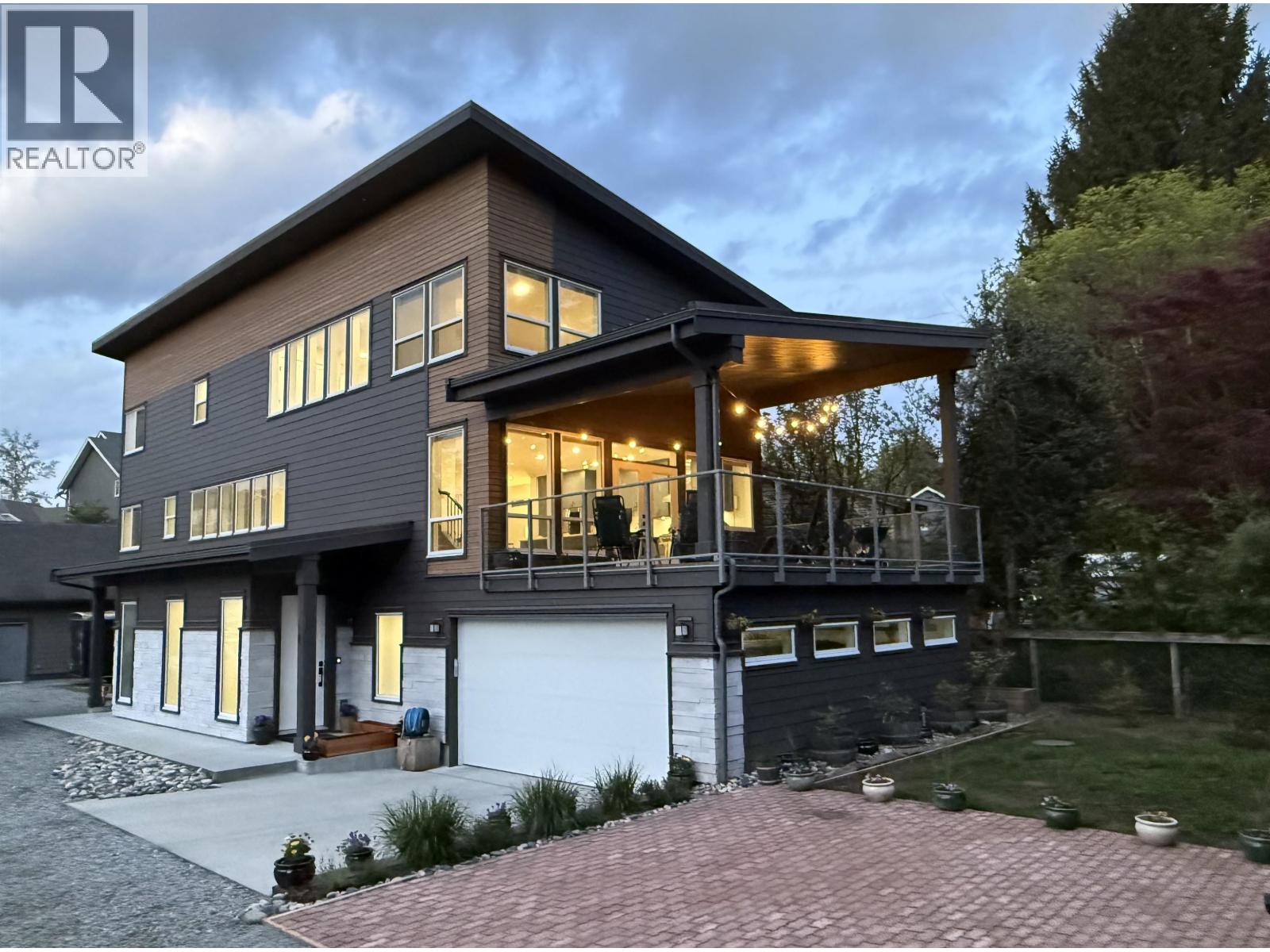 24025 FERN CRESCENT, Maple Ridge, British Columbia