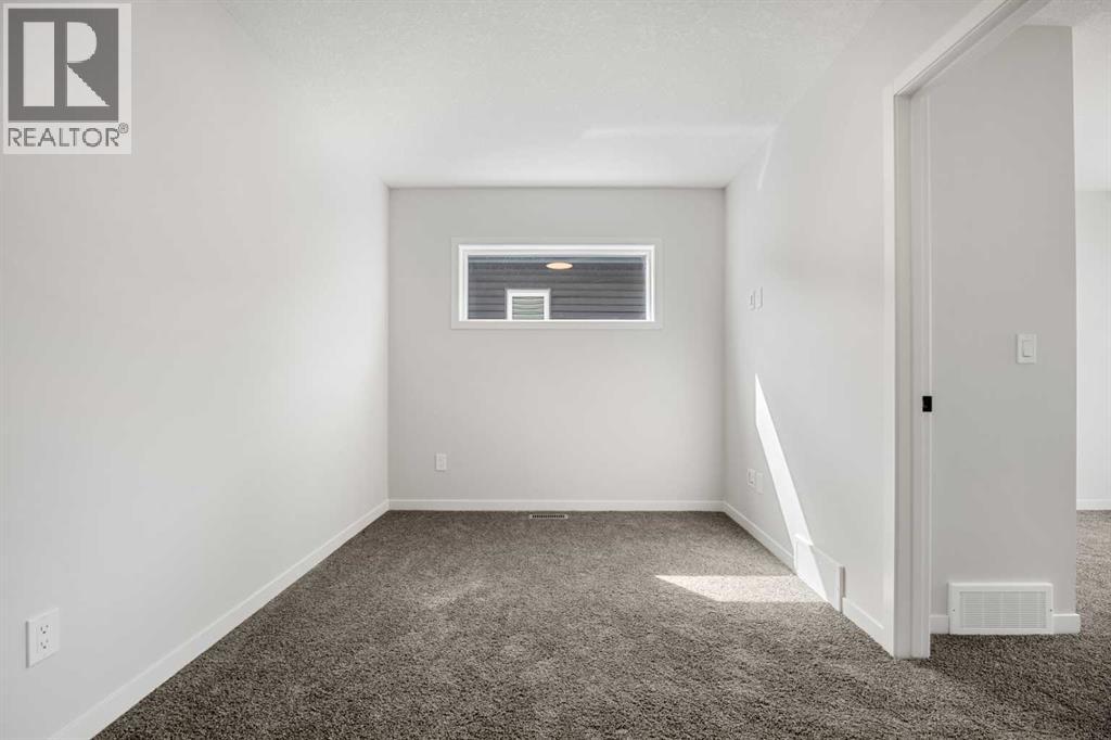 213 Bridgeport Gate, Chestermere, Alberta  T1X 3E2 - Photo 19 - A2300235