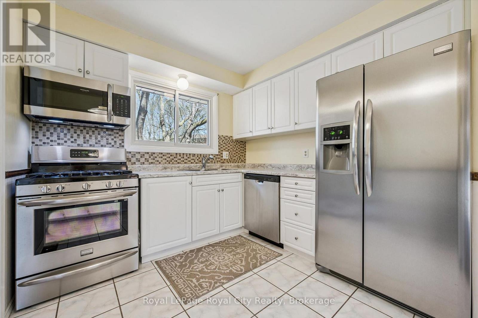 11 Gregory Place, Guelph, Ontario  N1H 6Y5 - Photo 11 - X13035184