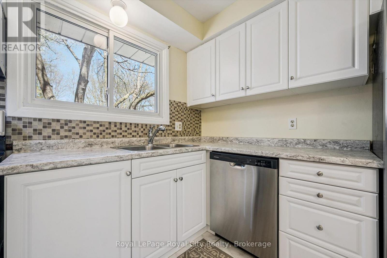 11 Gregory Place, Guelph, Ontario  N1H 6Y5 - Photo 13 - X13035184