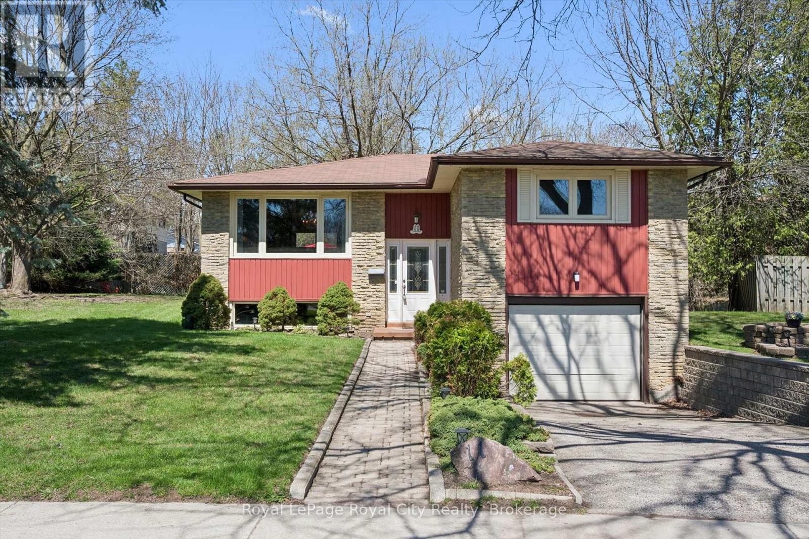 11 Gregory Place, Guelph, Ontario  N1H 6Y5 - Photo 2 - X13035184