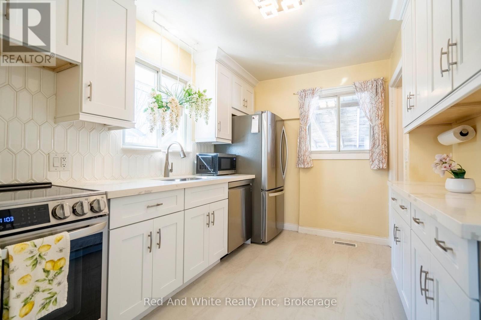 1034 Winterhalt Avenue, Cambridge, Ontario  N3H 4J9 - Photo 12 - X13040052