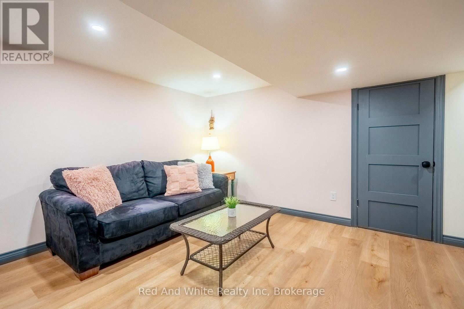 1034 Winterhalt Avenue, Cambridge, Ontario  N3H 4J9 - Photo 28 - X13040052