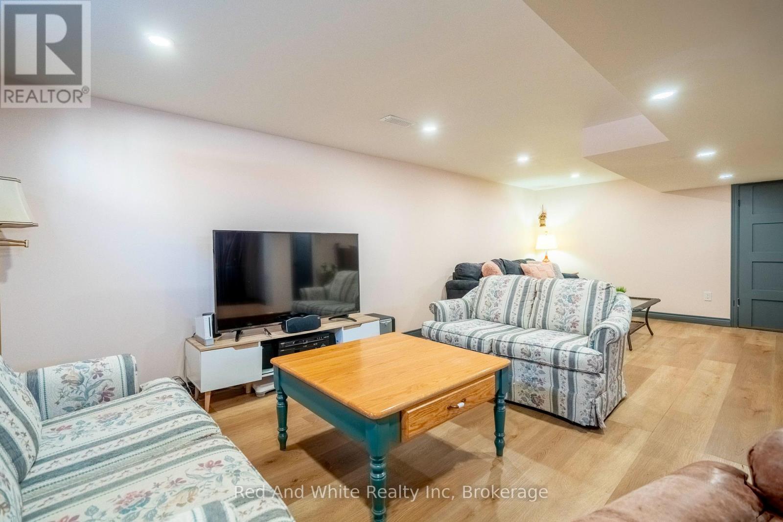 1034 Winterhalt Avenue, Cambridge, Ontario  N3H 4J9 - Photo 31 - X13040052