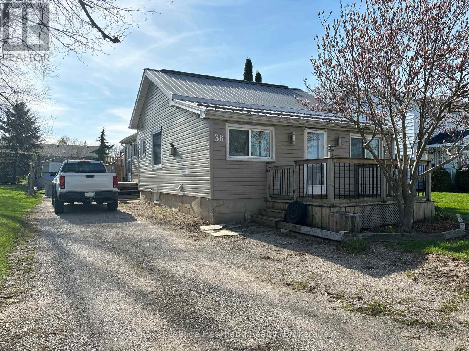 38 GOSHEN STREET S, Bluewater, Ontario