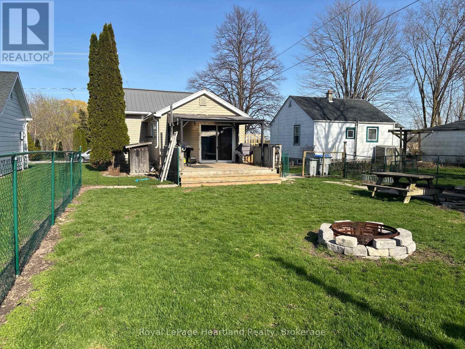 38 Goshen Street S, Bluewater, Ontario  N0M 2T0 - Photo 14 - X13040128