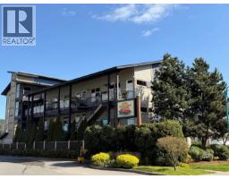206 5604 INLET AVENUE, Sechelt, British Columbia