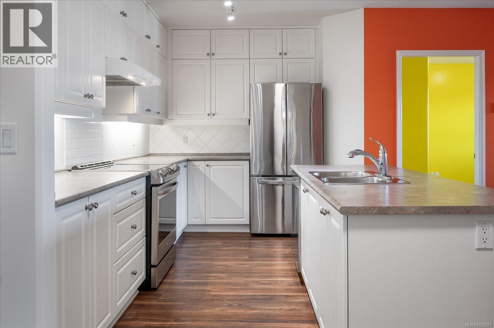 311 1633 Dufferin Cres, Nanaimo, British Columbia  V9S 5T4 - Photo 5 - 1032221