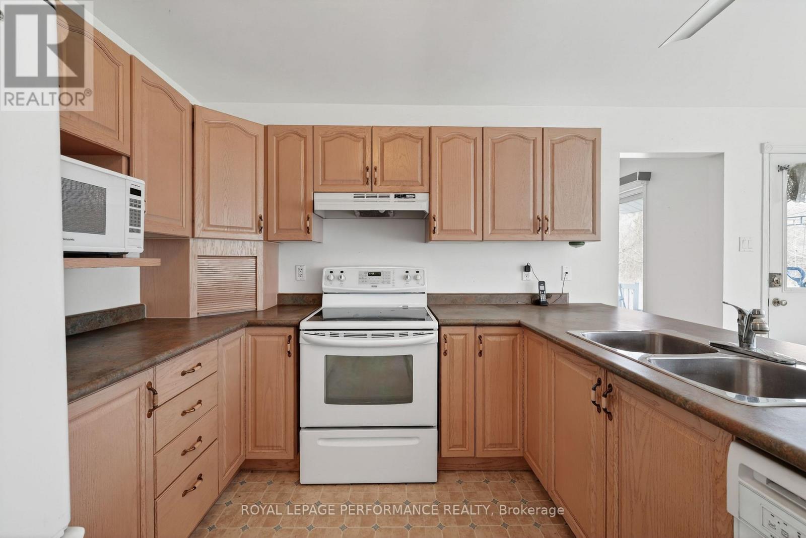 63 Columbia Avenue, South Stormont, Ontario  K0C 1P0 - Photo 9 - X13040082