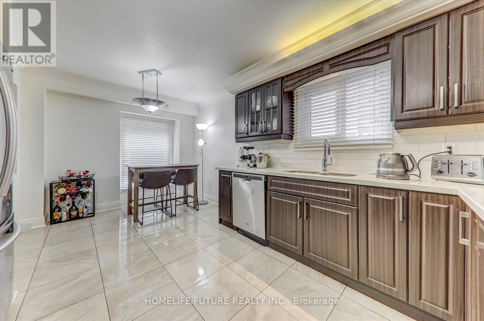 290 Braymore Boulevard, Toronto, Ontario  M1B 2H4 - Photo 11 - E13040018