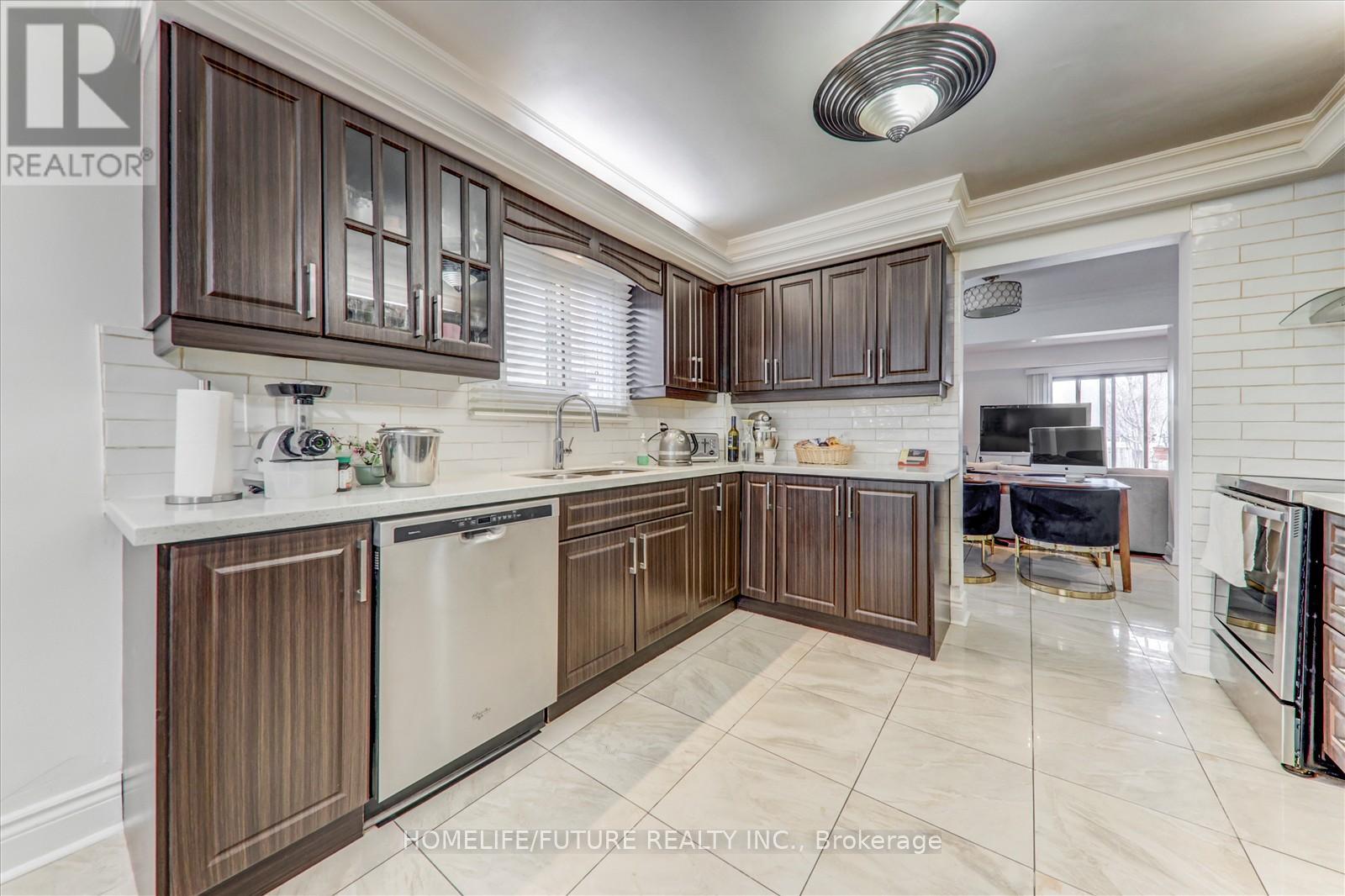 290 Braymore Boulevard, Toronto, Ontario  M1B 2H4 - Photo 9 - E13040018