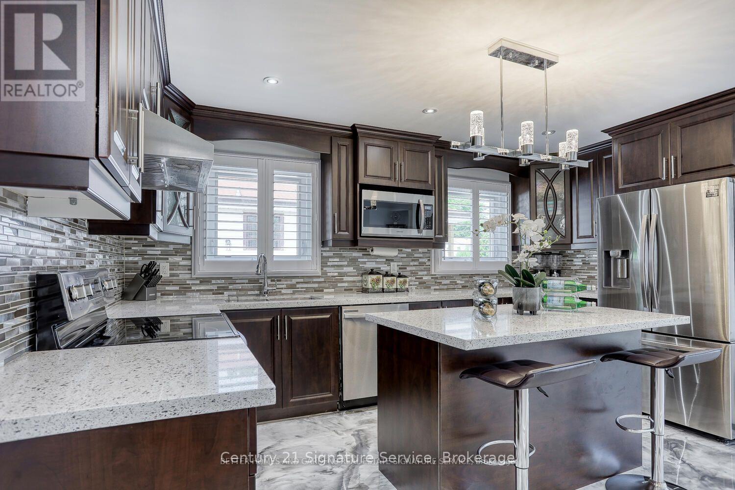 756 Breezy Drive, Pickering, Ontario  L1W 2X7 - Photo 11 - E13040040