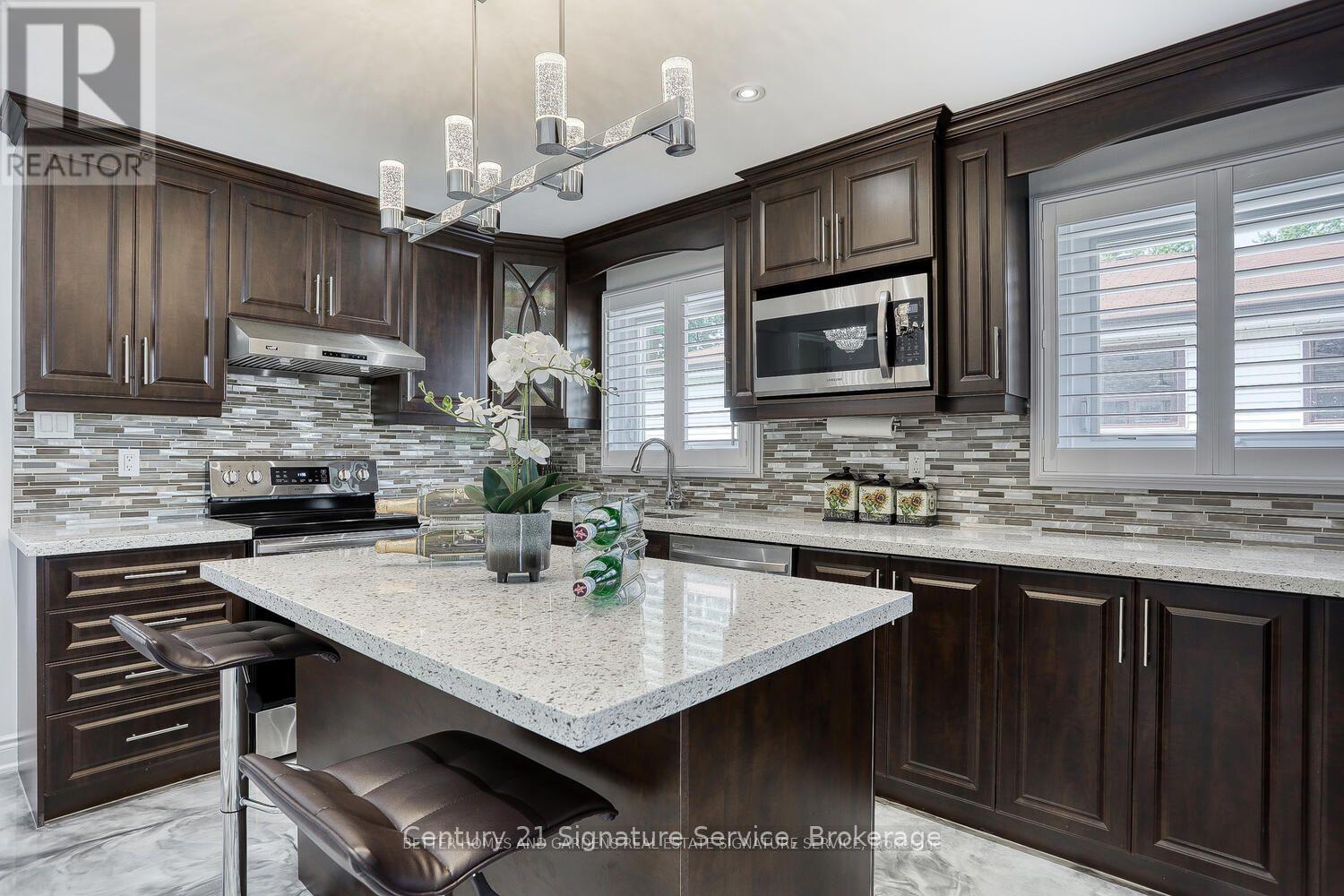 756 Breezy Drive, Pickering, Ontario  L1W 2X7 - Photo 12 - E13040040