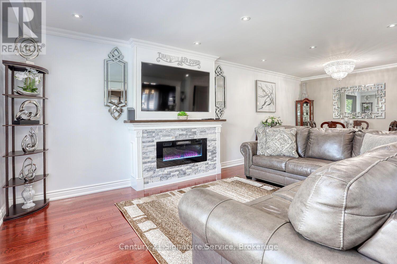 756 Breezy Drive, Pickering, Ontario  L1W 2X7 - Photo 7 - E13040040