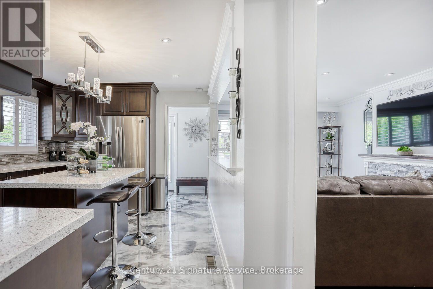 756 Breezy Drive, Pickering, Ontario  L1W 2X7 - Photo 9 - E13040040