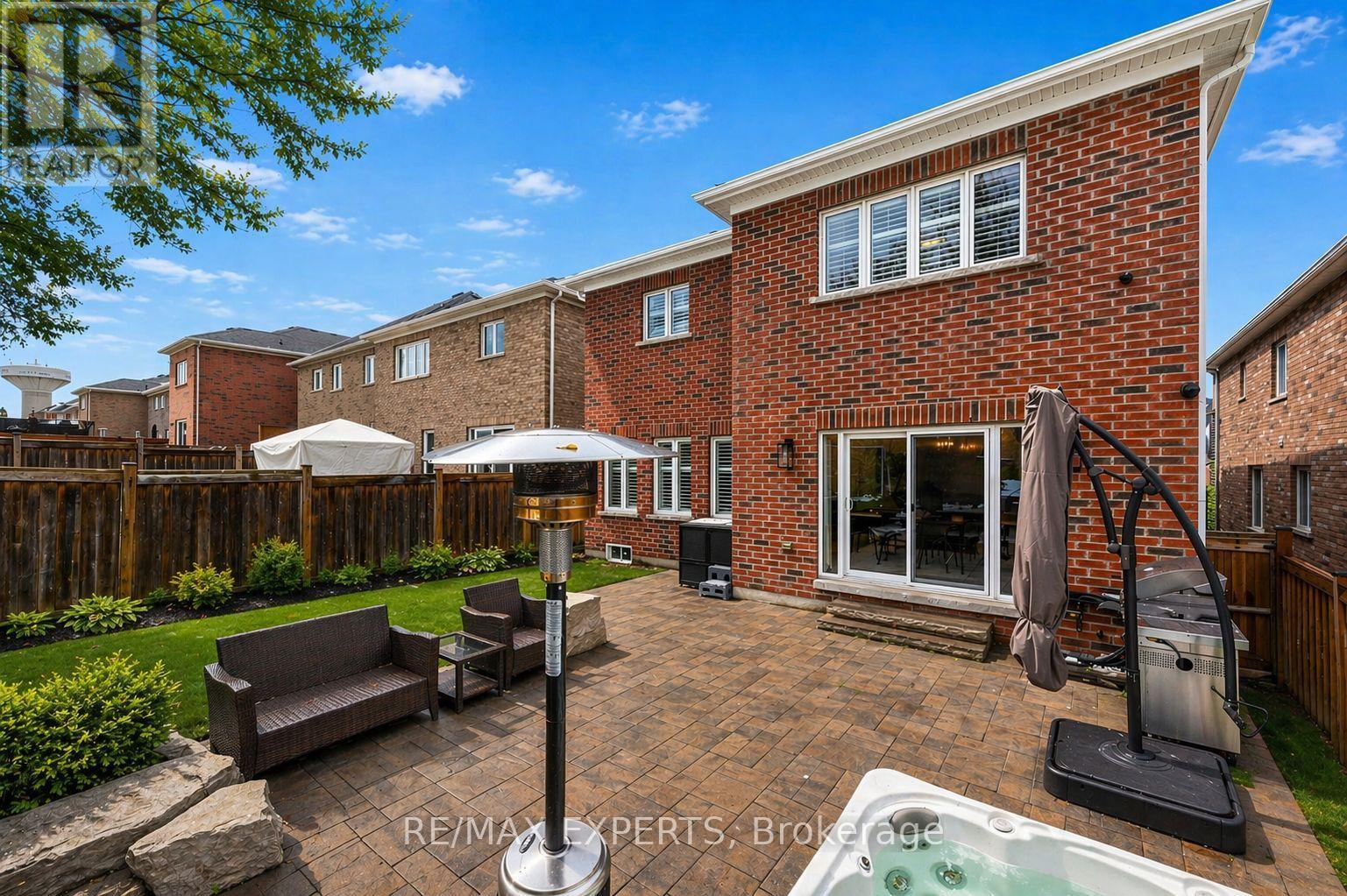 48 Manor Glen Crescent, East Gwillimbury, Ontario  L0G 1M0 - Photo 42 - N12936420