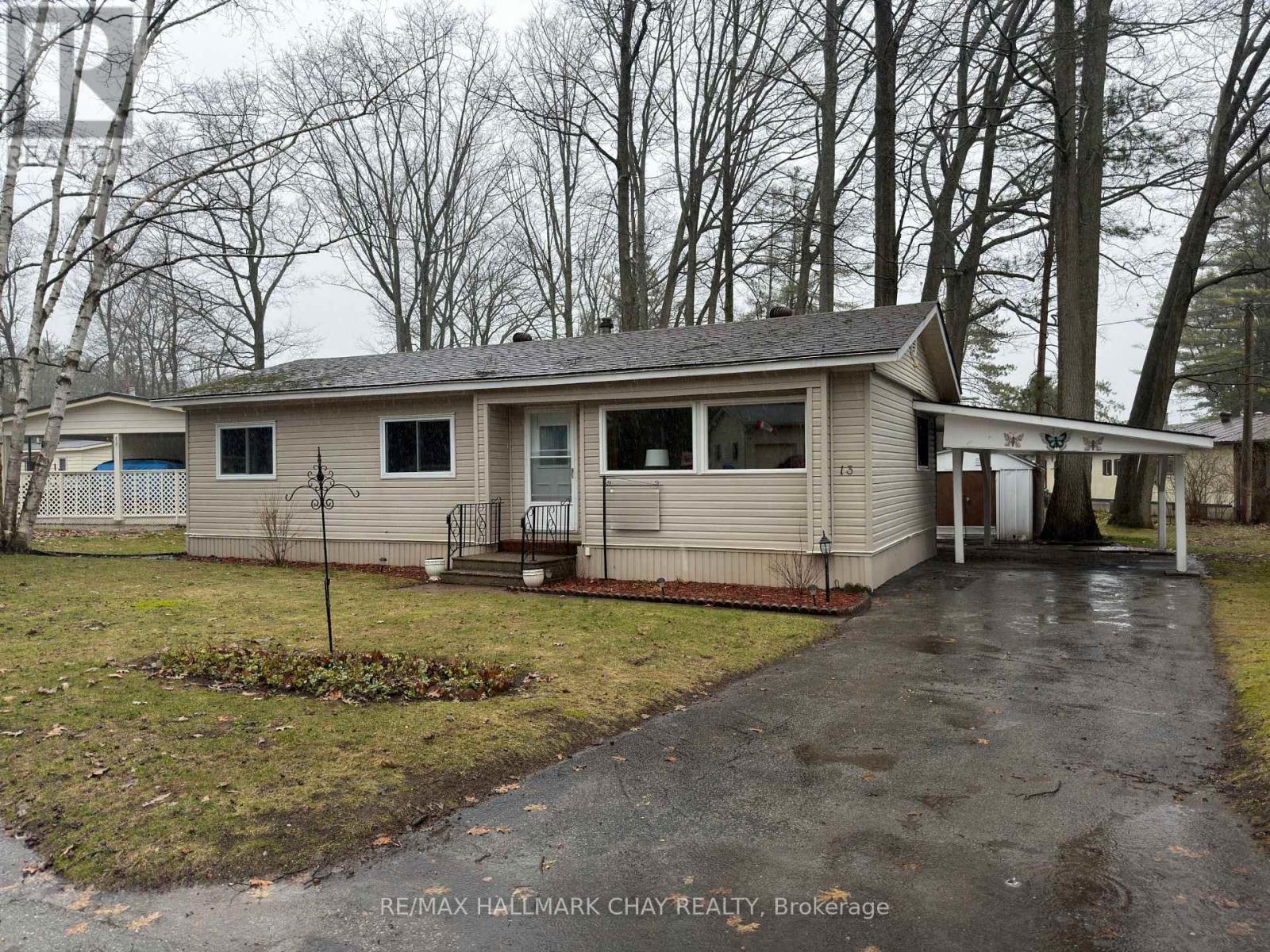 13 CARRUTHERS STREET N, Wasaga Beach, Ontario