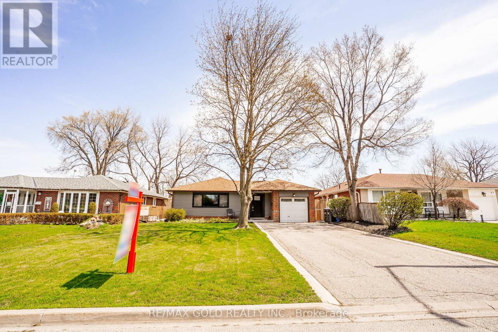 23 DUNSTER CRESCENT, Brampton, Ontario