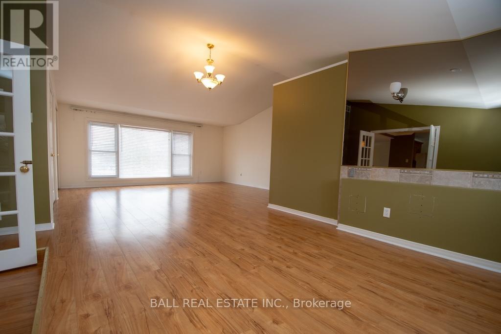 1684 Sherbrooke Street, Peterborough, Ontario  K9J 6X4 - Photo 15 - X12434530