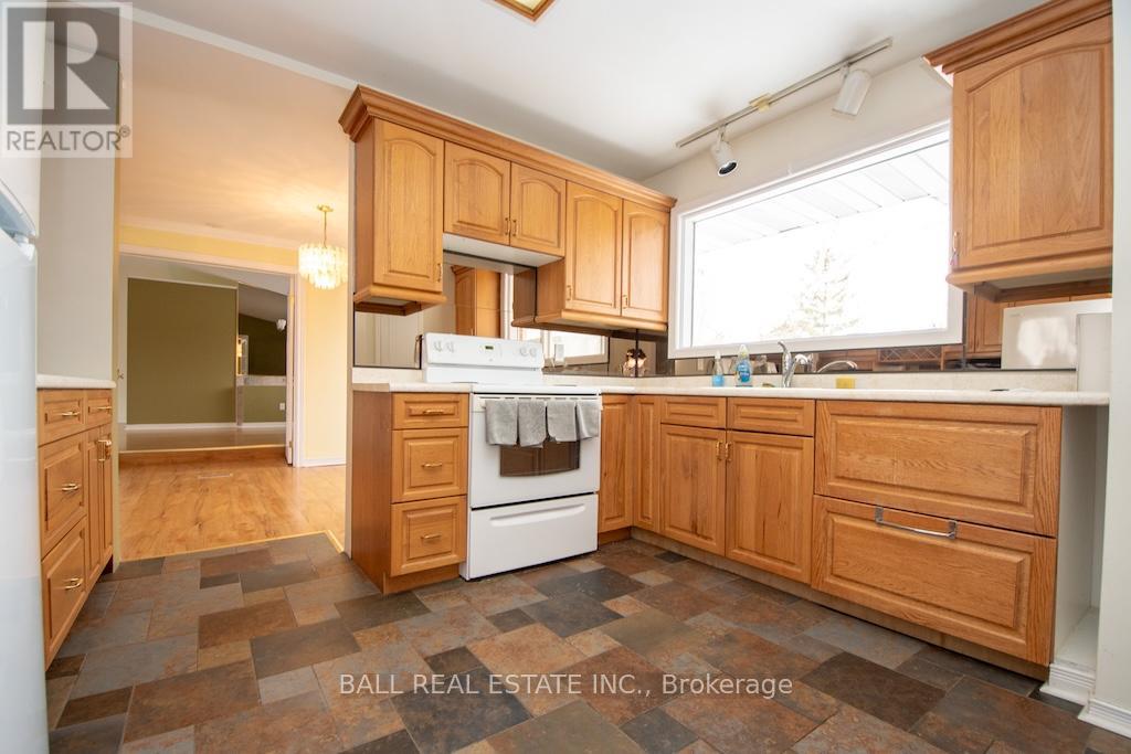 1684 Sherbrooke Street, Peterborough, Ontario  K9J 6X4 - Photo 8 - X12434530