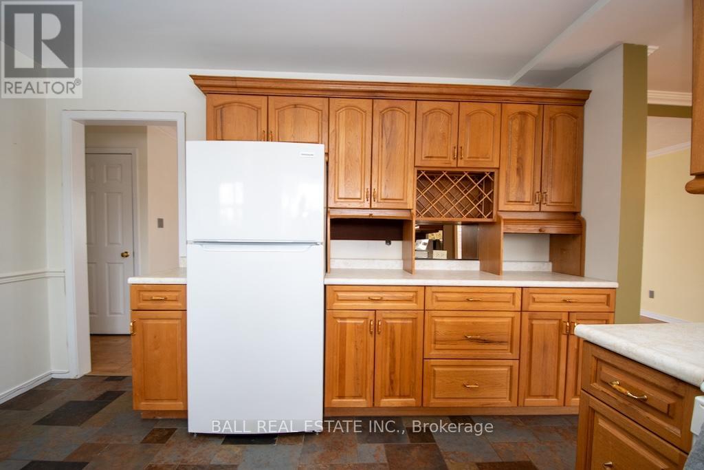 1684 Sherbrooke Street, Peterborough, Ontario  K9J 6X4 - Photo 9 - X12434530