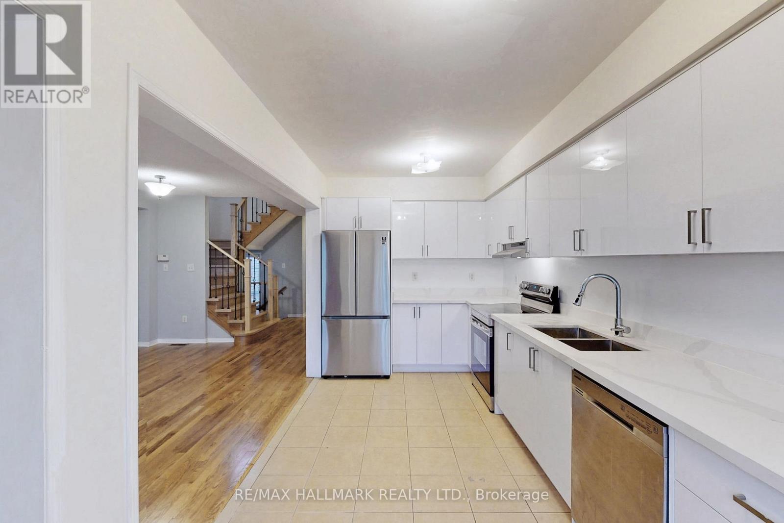 55 Walkview Crescent, Richmond Hill, Ontario  L4E 4H6 - Photo 17 - N13040048