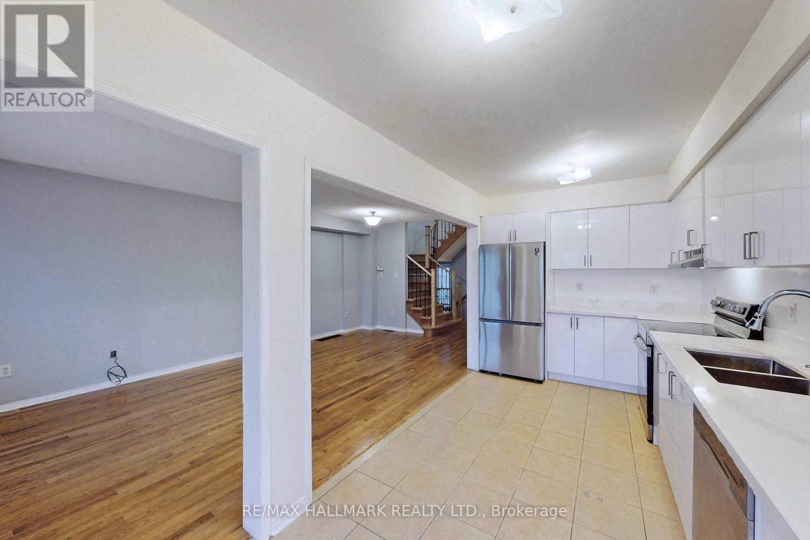 55 Walkview Crescent, Richmond Hill, Ontario  L4E 4H6 - Photo 18 - N13040048