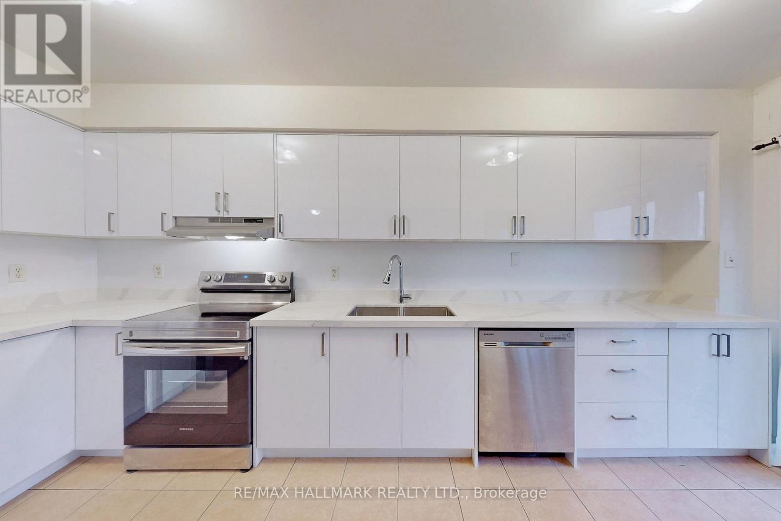 55 Walkview Crescent, Richmond Hill, Ontario  L4E 4H6 - Photo 19 - N13040048