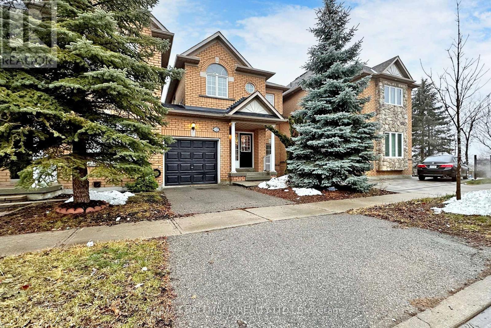 55 Walkview Crescent, Richmond Hill, Ontario  L4E 4H6 - Photo 2 - N13040048