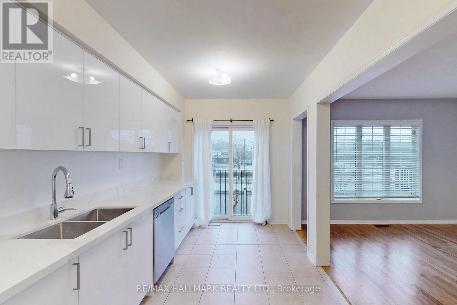 55 Walkview Crescent, Richmond Hill, Ontario  L4E 4H6 - Photo 21 - N13040048