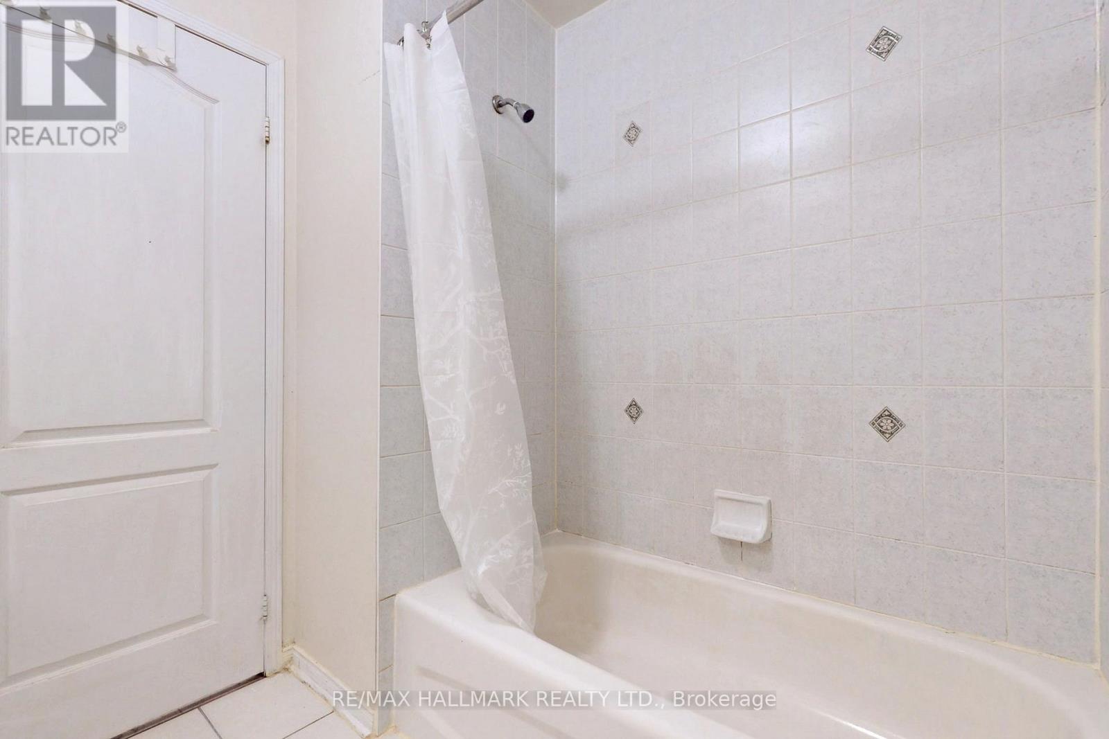 55 Walkview Crescent, Richmond Hill, Ontario  L4E 4H6 - Photo 29 - N13040048