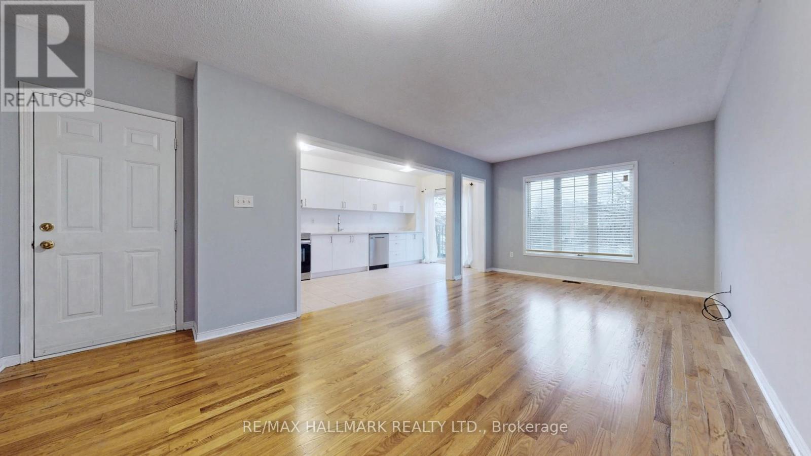 55 Walkview Crescent, Richmond Hill, Ontario  L4E 4H6 - Photo 4 - N13040048