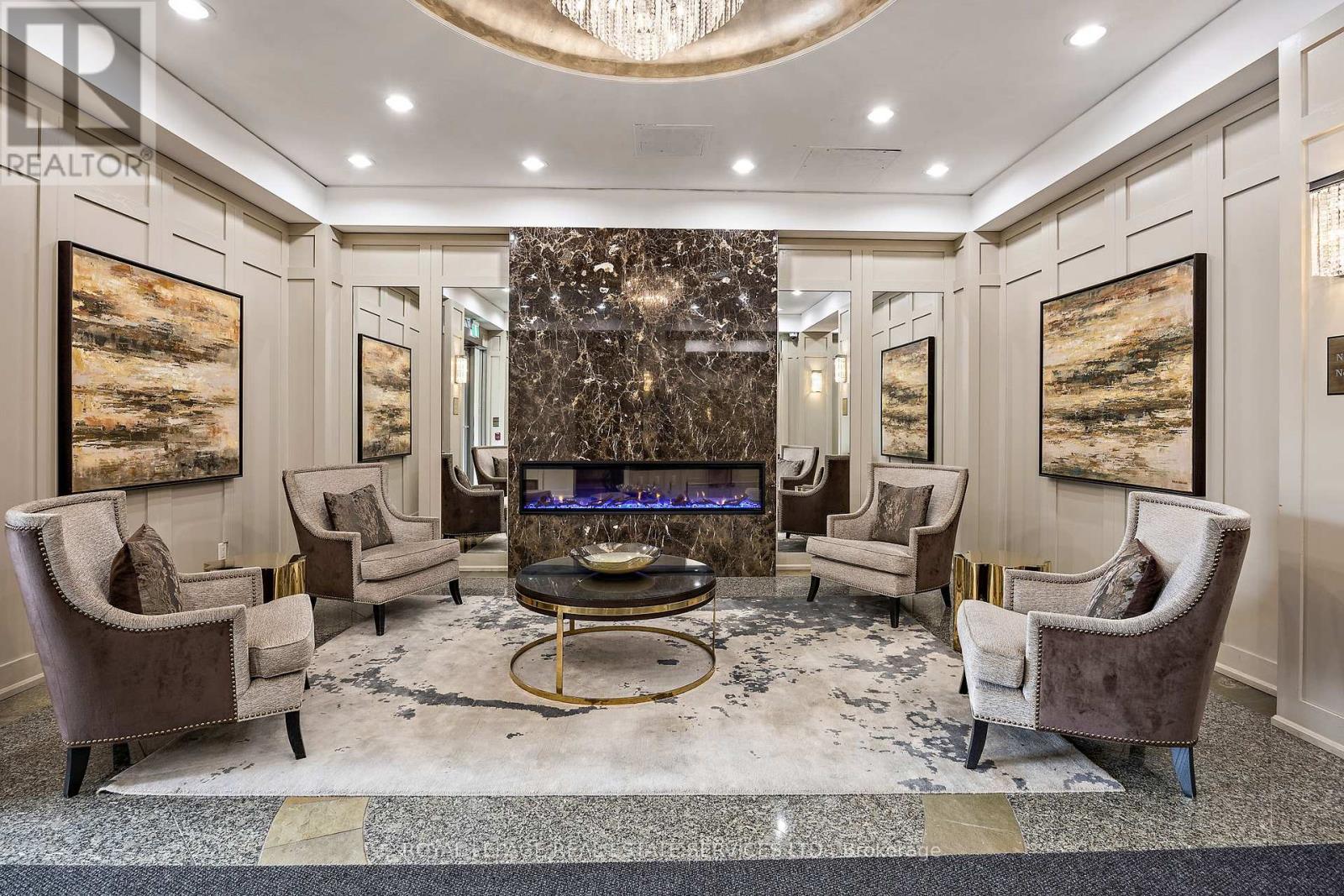 101 - 9 Northern Heights Drive, Richmond Hill, Ontario  L4B 4M5 - Photo 2 - N13040068