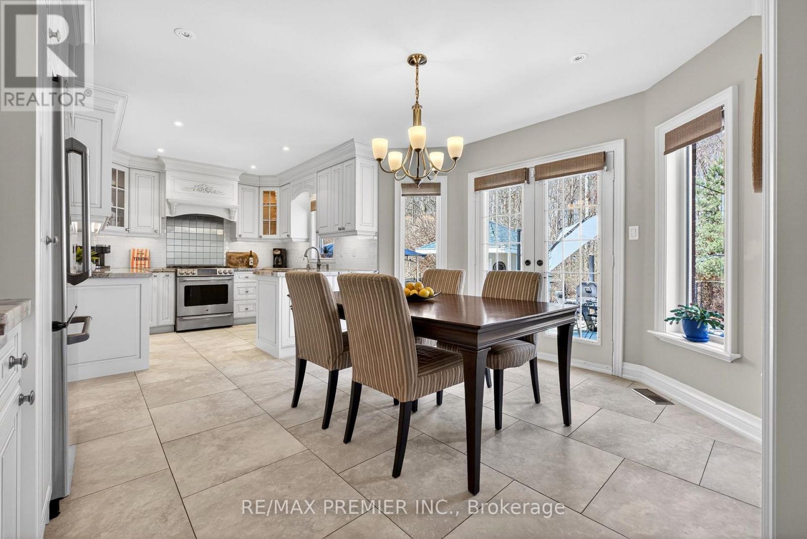 38 Helmsdale Avenue, Vaughan (Maple), Ontario  L6A 2G5 - Photo 15 - N13040136