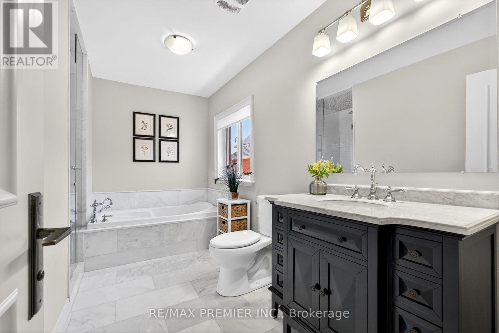 38 Helmsdale Avenue, Vaughan (Maple), Ontario  L6A 2G5 - Photo 26 - N13040136