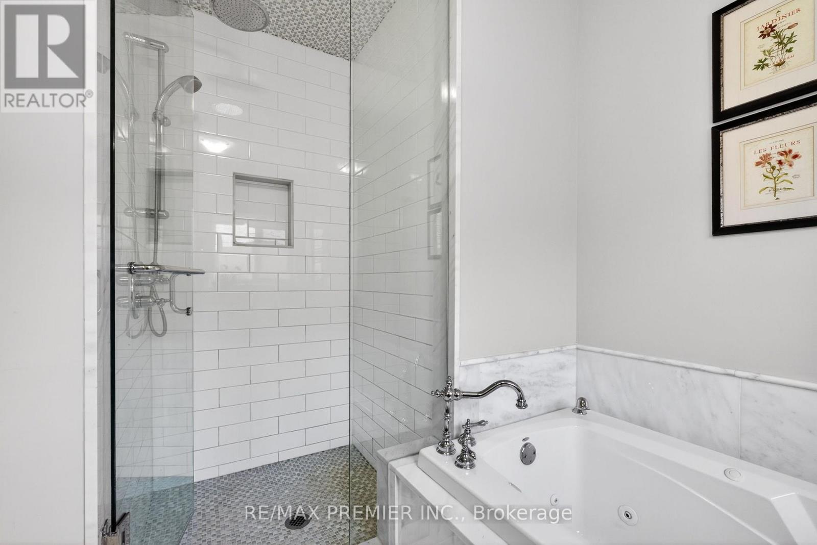 38 Helmsdale Avenue, Vaughan (Maple), Ontario  L6A 2G5 - Photo 27 - N13040136