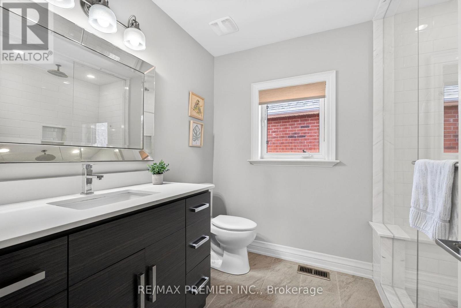 38 Helmsdale Avenue, Vaughan (Maple), Ontario  L6A 2G5 - Photo 36 - N13040136