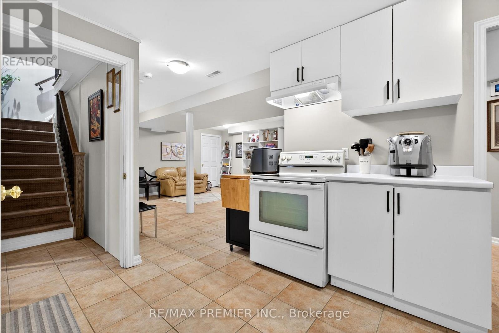 38 Helmsdale Avenue, Vaughan (Maple), Ontario  L6A 2G5 - Photo 39 - N13040136