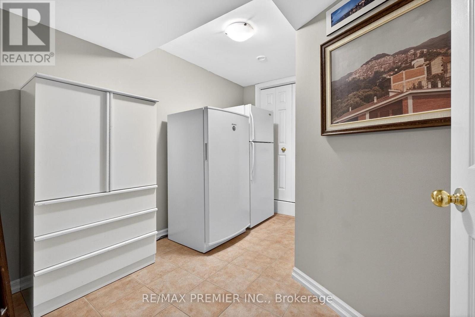 38 Helmsdale Avenue, Vaughan (Maple), Ontario  L6A 2G5 - Photo 44 - N13040136