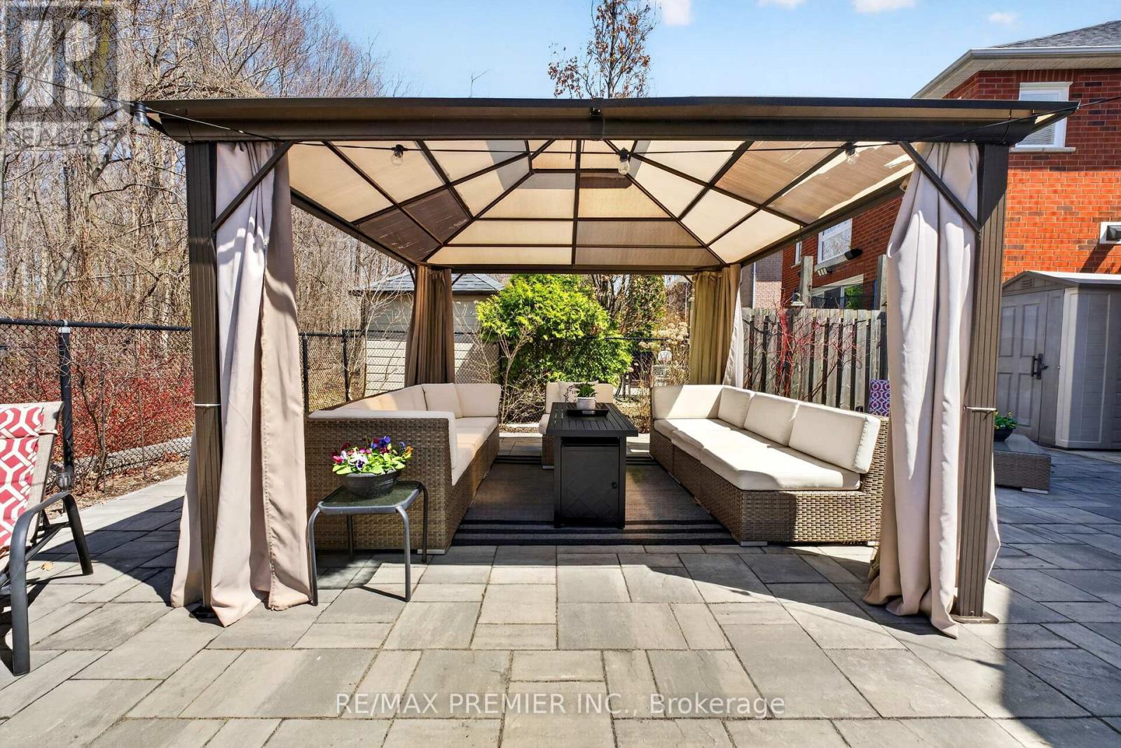 38 Helmsdale Avenue, Vaughan (Maple), Ontario  L6A 2G5 - Photo 46 - N13040136