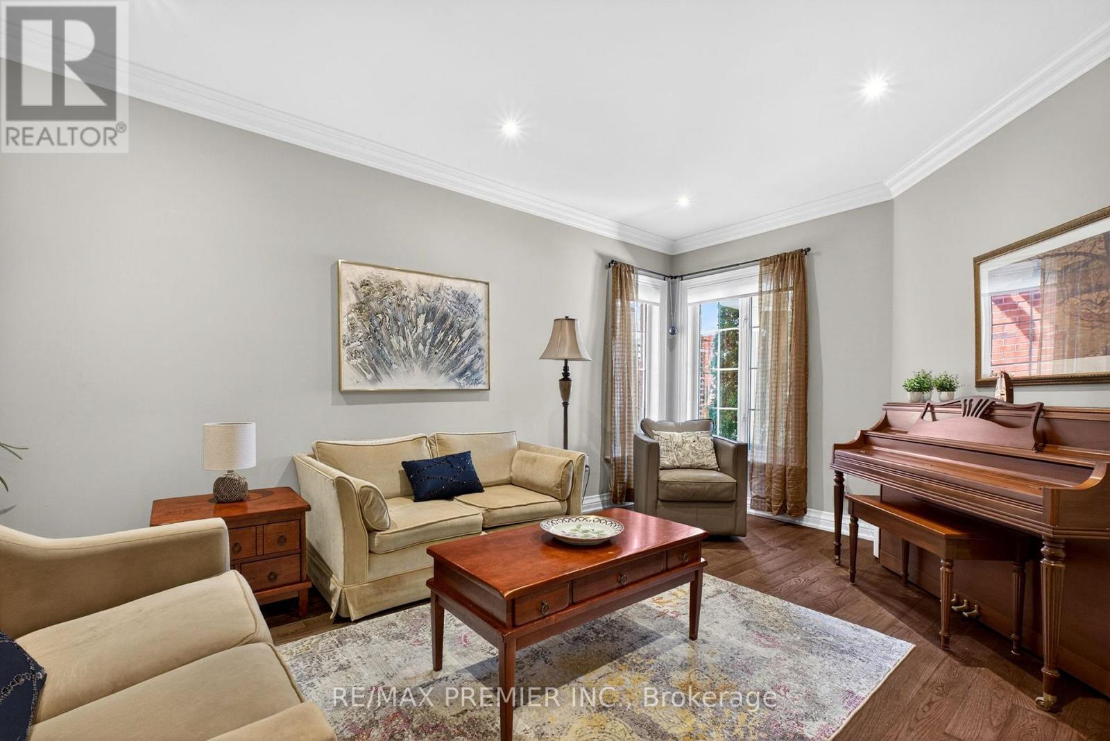 38 Helmsdale Avenue, Vaughan (Maple), Ontario  L6A 2G5 - Photo 8 - N13040136