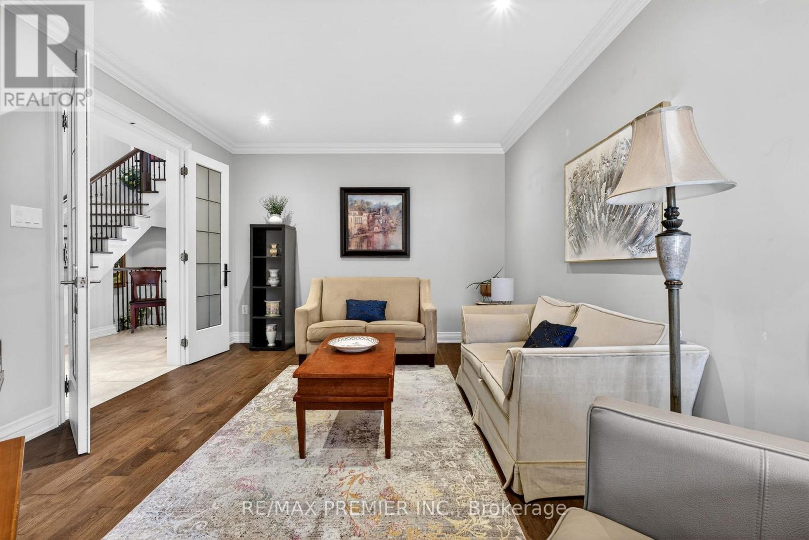 38 Helmsdale Avenue, Vaughan (Maple), Ontario  L6A 2G5 - Photo 9 - N13040136