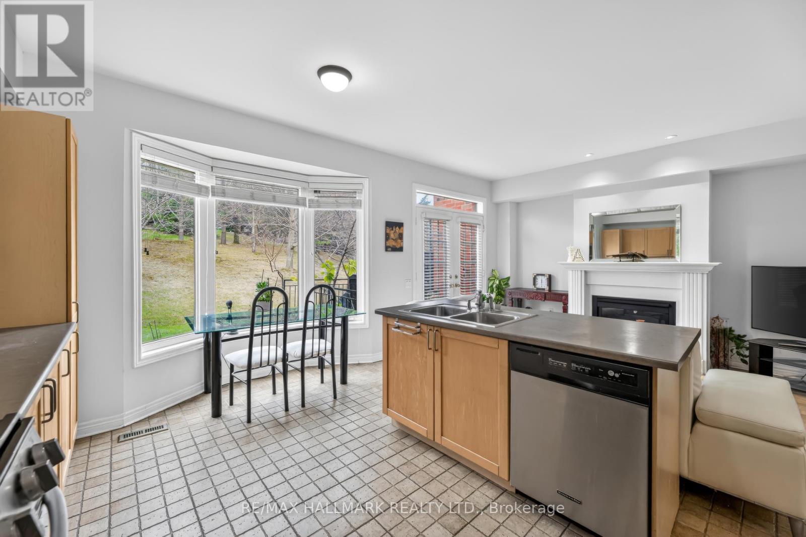 76 Westbury Court, Richmond Hill, Ontario  L4S 2L2 - Photo 17 - N13040170