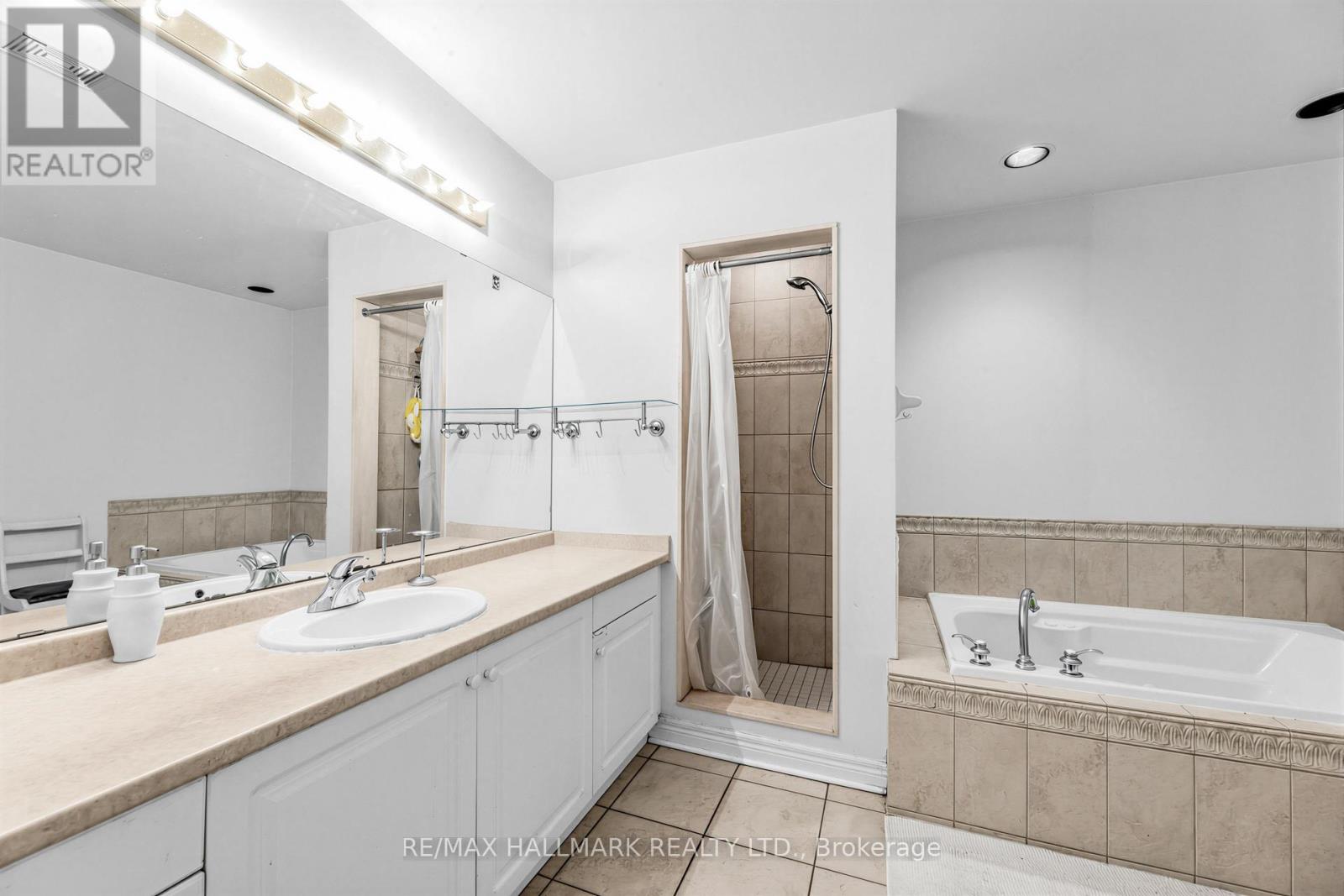 76 Westbury Court, Richmond Hill, Ontario  L4S 2L2 - Photo 29 - N13040170