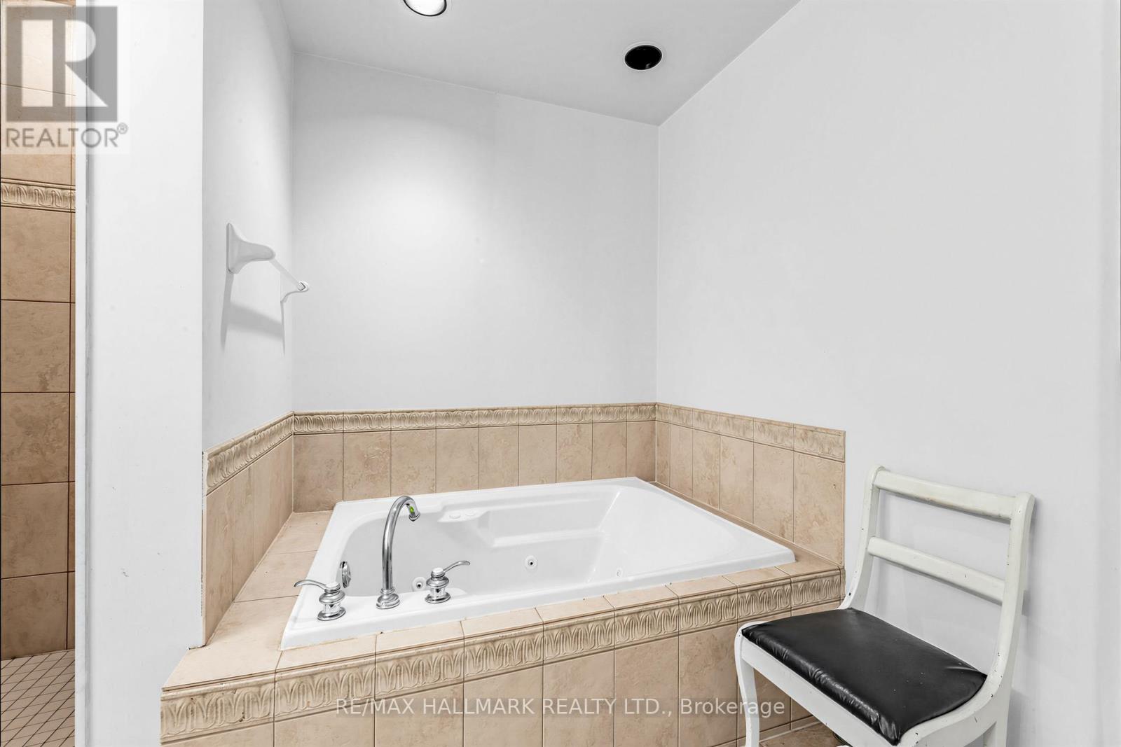 76 Westbury Court, Richmond Hill, Ontario  L4S 2L2 - Photo 30 - N13040170