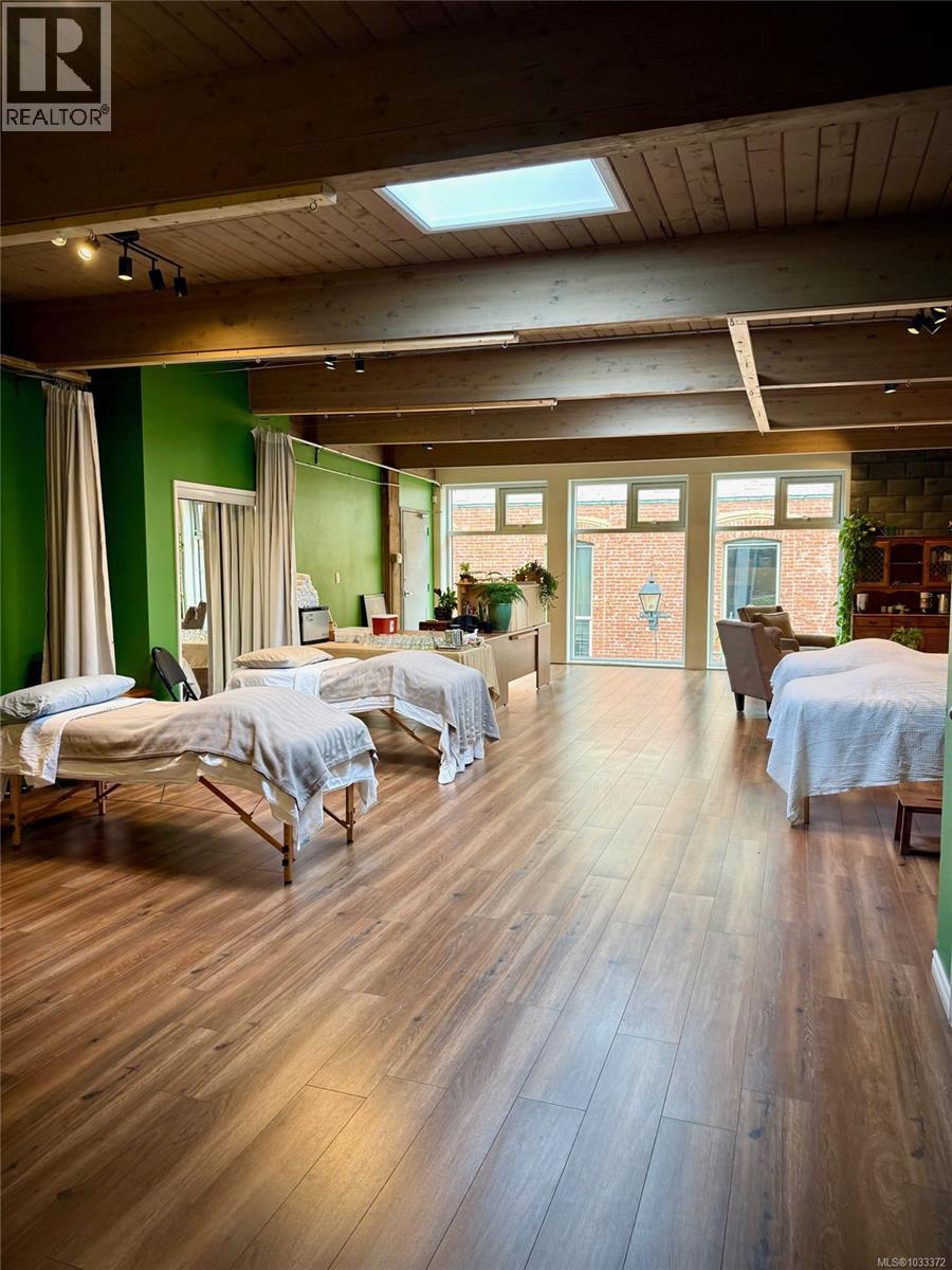 303 531 Yates St, Victoria, British Columbia  V8W 1K7 - Photo 2 - 1033372