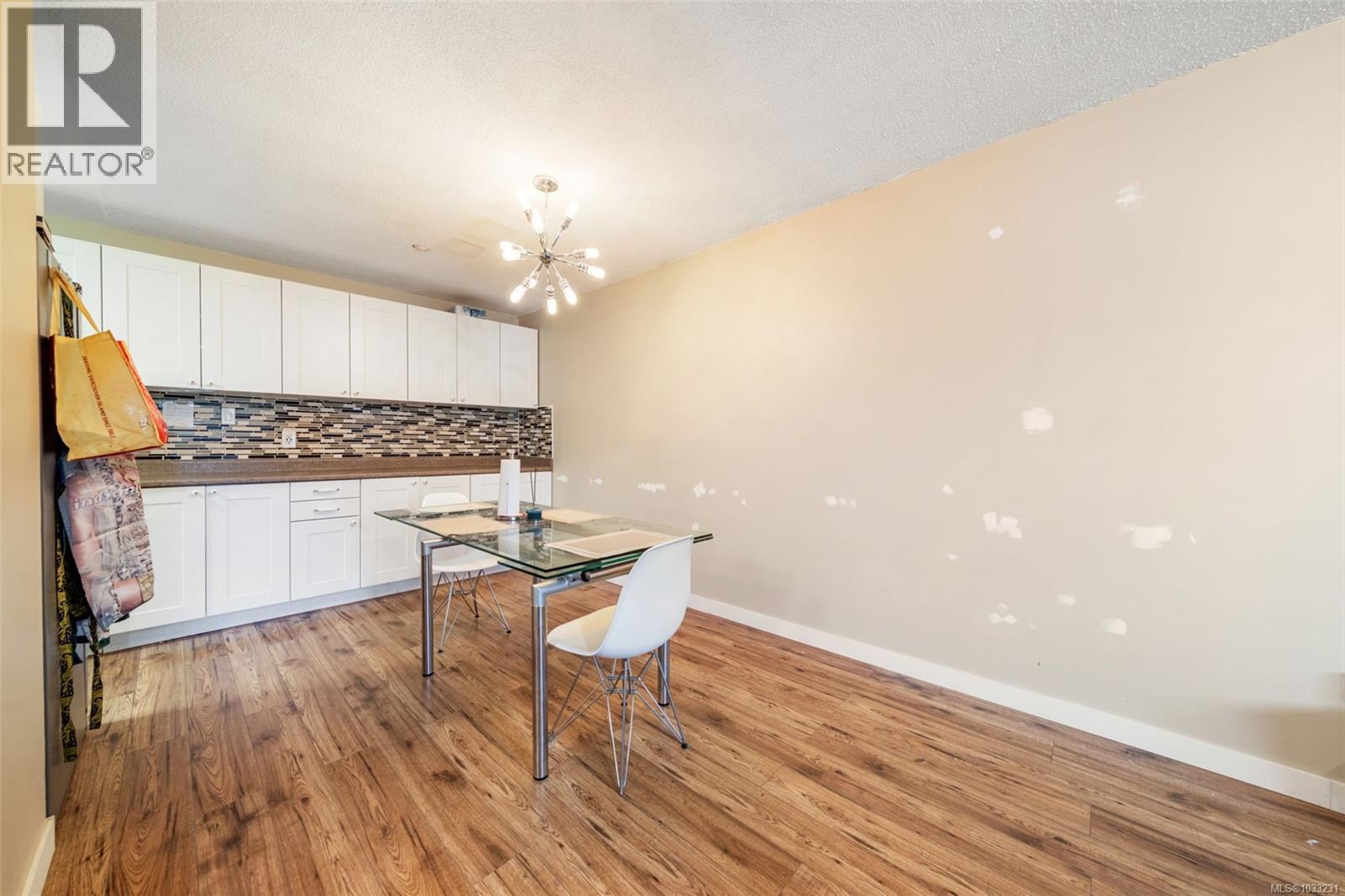 103 3235 Quadra St, Saanich, British Columbia  V8X 1G4 - Photo 12 - 1033231