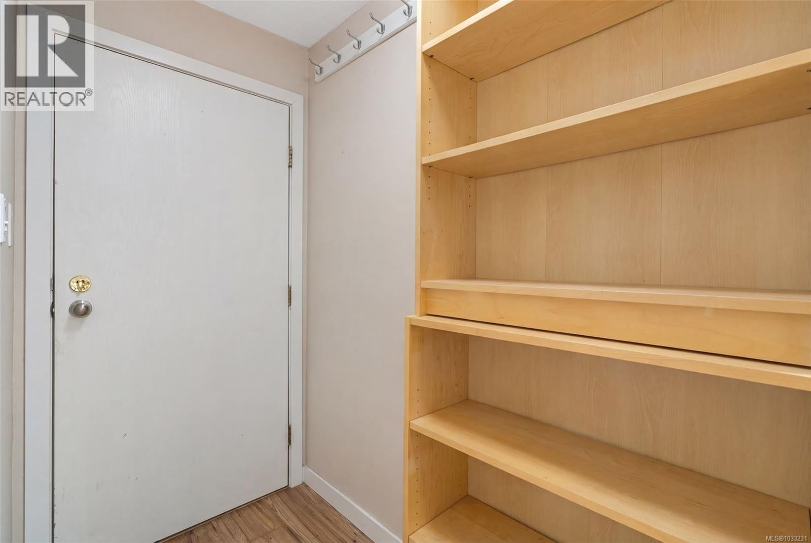 103 3235 Quadra St, Saanich, British Columbia  V8X 1G4 - Photo 23 - 1033231